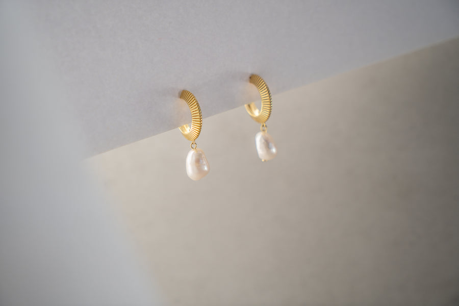 Mix and Match Pearl Set - Earrings and Necklace