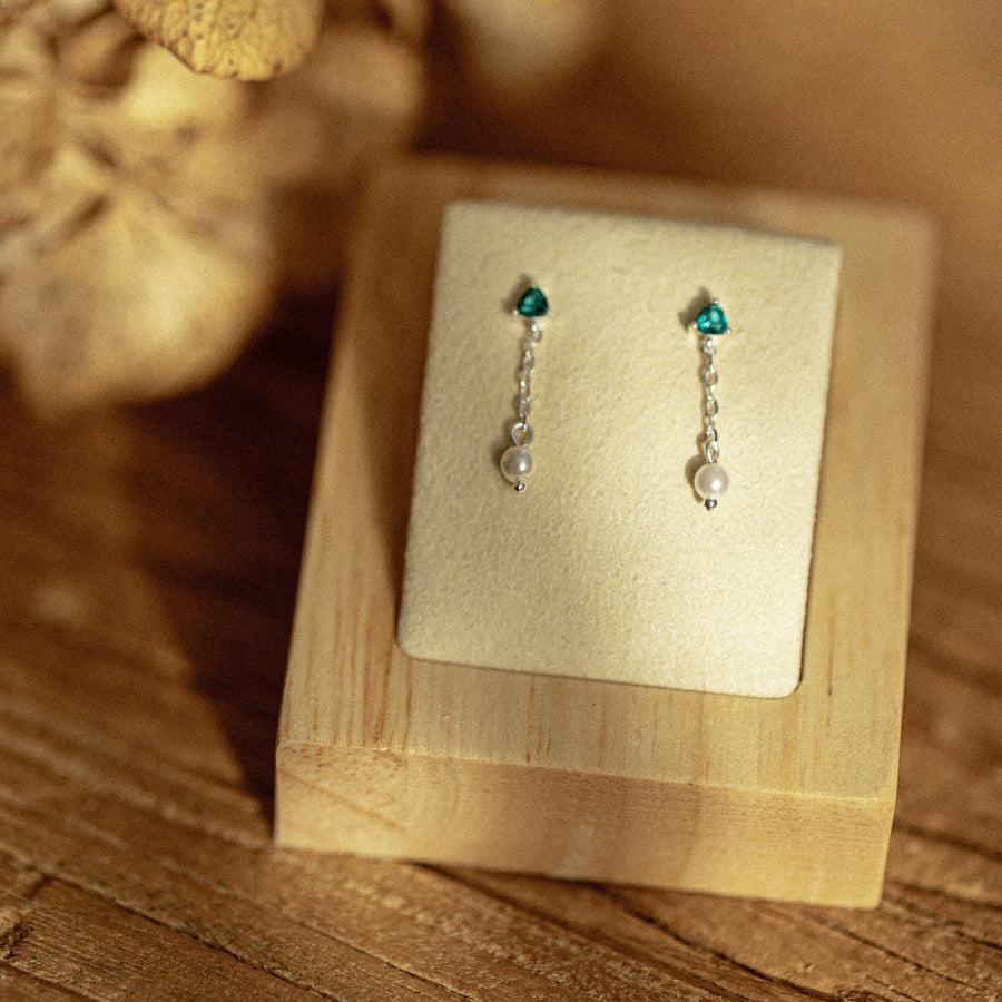 Single Earring Display